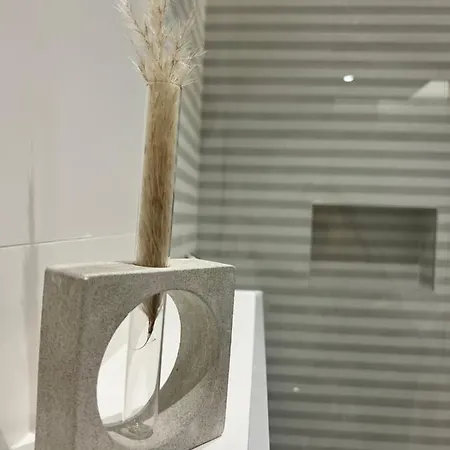 Enzo -central Blloku * 地拉那