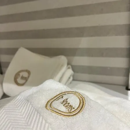 Enzo -central Blloku 地拉那