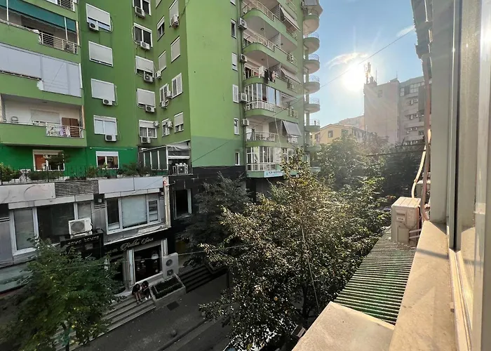 Enzo -central Blloku Otel *