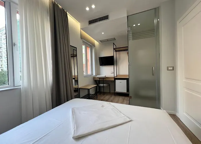 Enzo -central Blloku Tiran