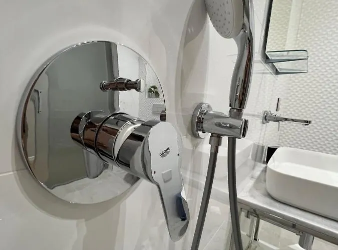 Enzo -central Blloku ホテル