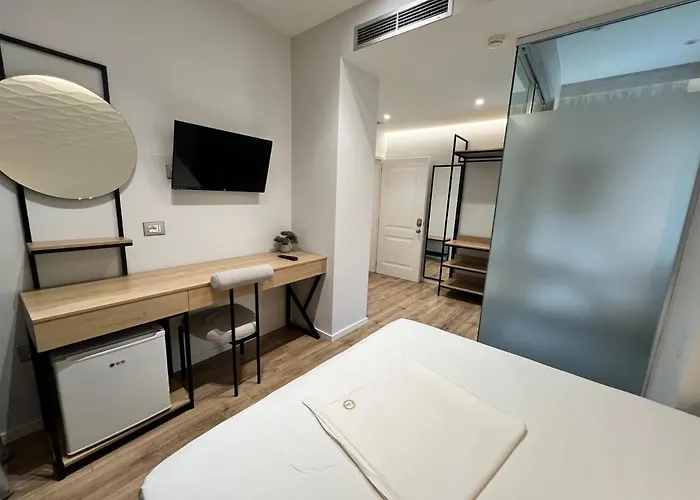 Enzo -central Blloku * Tiran