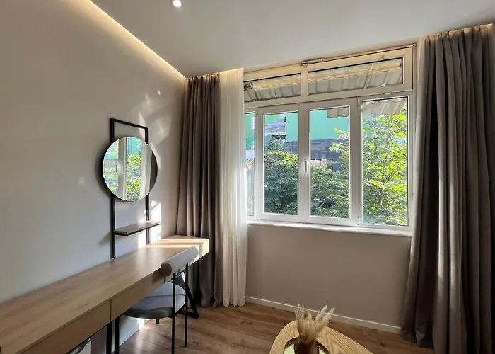 Enzo -central Blloku Tiran