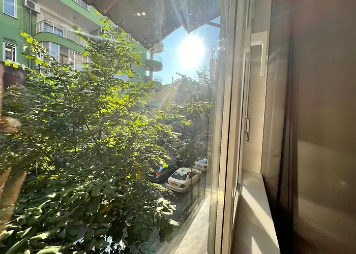 Enzo -central Blloku *