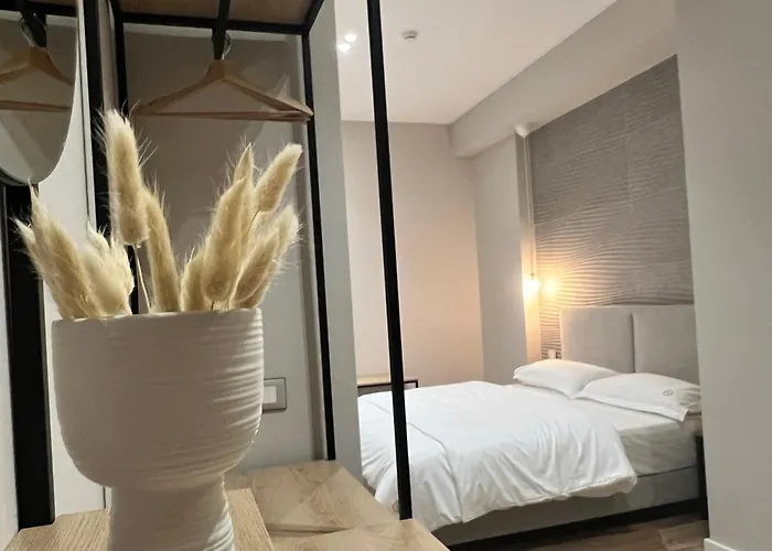 Otel Enzo -central Blloku Tiran