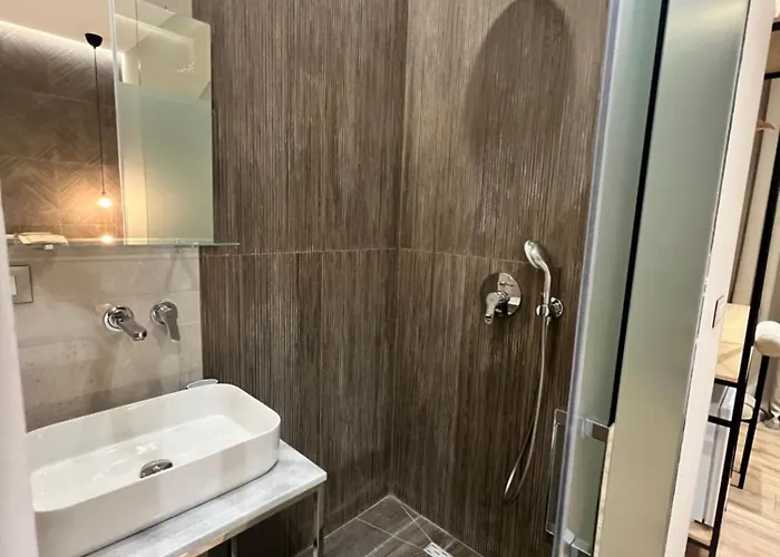 Otel Enzo -central Blloku *