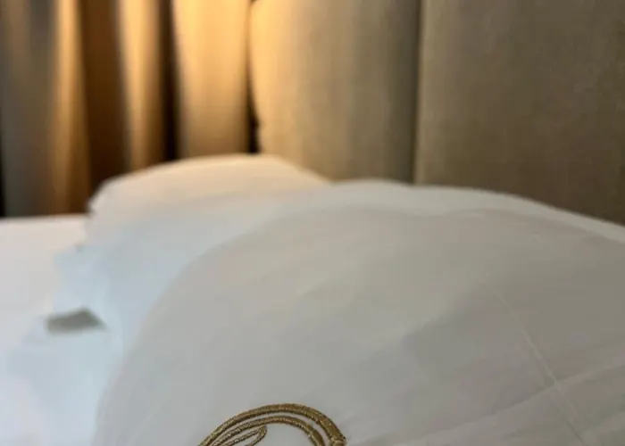 Enzo -central Blloku Otel *