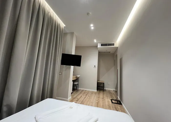 Enzo -central Blloku * Tiran