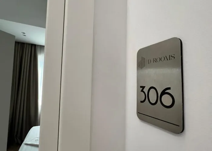 Enzo -central Blloku Otel Tiran