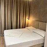 Hotel Enzo Blloku *
