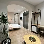 Enzo -central Blloku Tirana