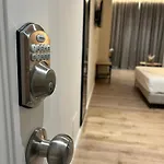 Hotel Enzo Blloku Tirana