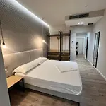 Enzo -central Blloku Otel Tiran